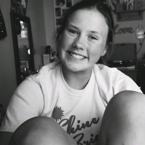 Meet your Posher, Kenzie